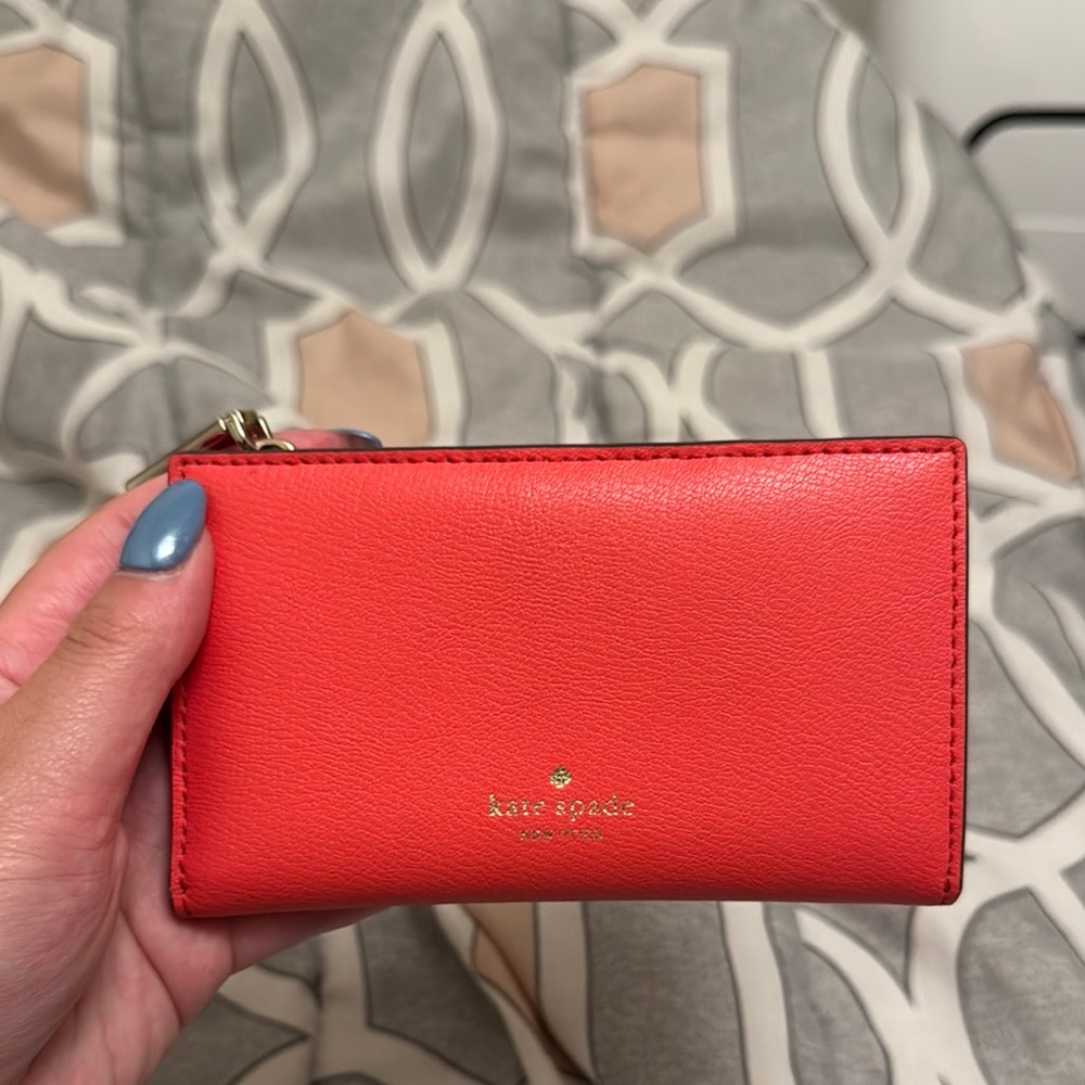 Kate Spade Wallet Sleek Design